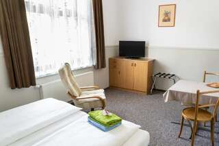 Отель Hotel Beskid Бельско-Бяла Двухместный номер с 1 кроватью или 2 отдельными кроватями-7
