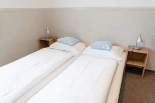 Отель Hotel Beskid Бельско-Бяла Двухместный номер с 1 кроватью или 2 отдельными кроватями-13